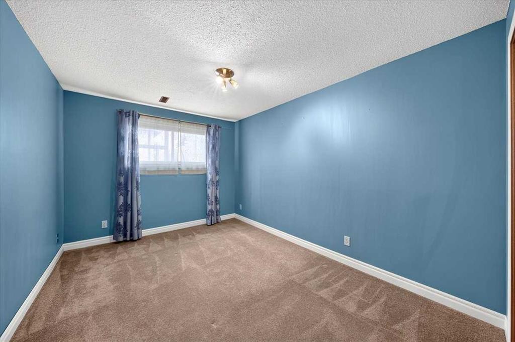 6407 34 Avenue Nw, Calgary, AB