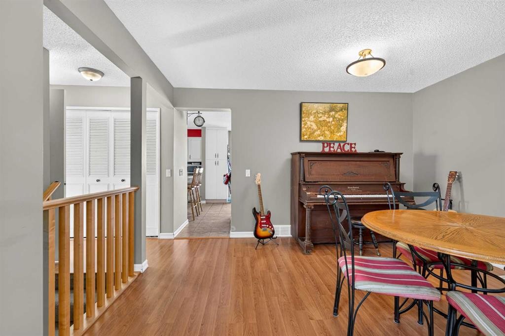 7 Woodbrook Way Sw, Calgary, AB