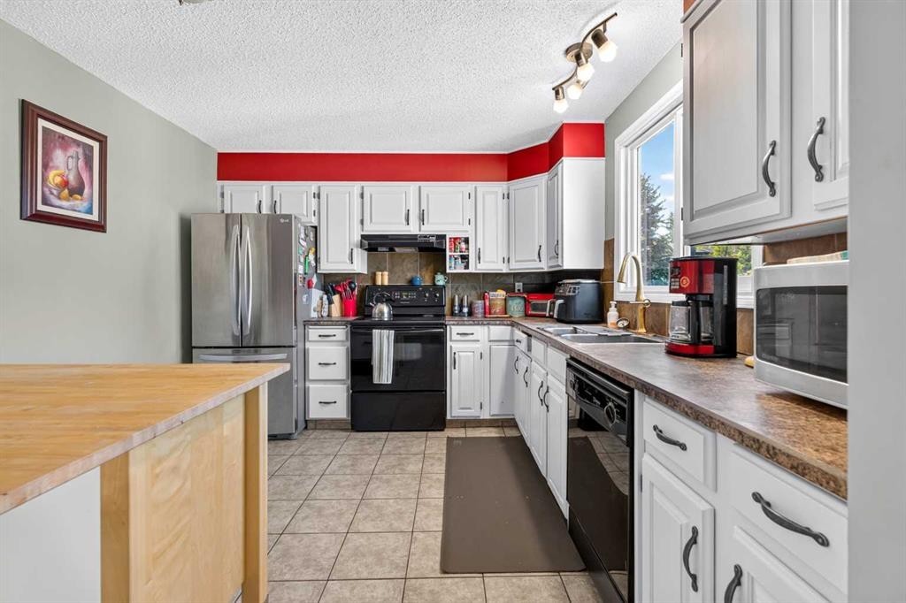 7 Woodbrook Way Sw, Calgary, AB