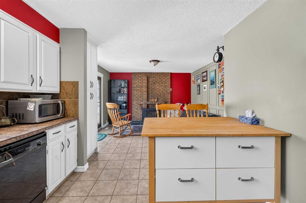 7 Woodbrook Way Sw, Calgary, AB