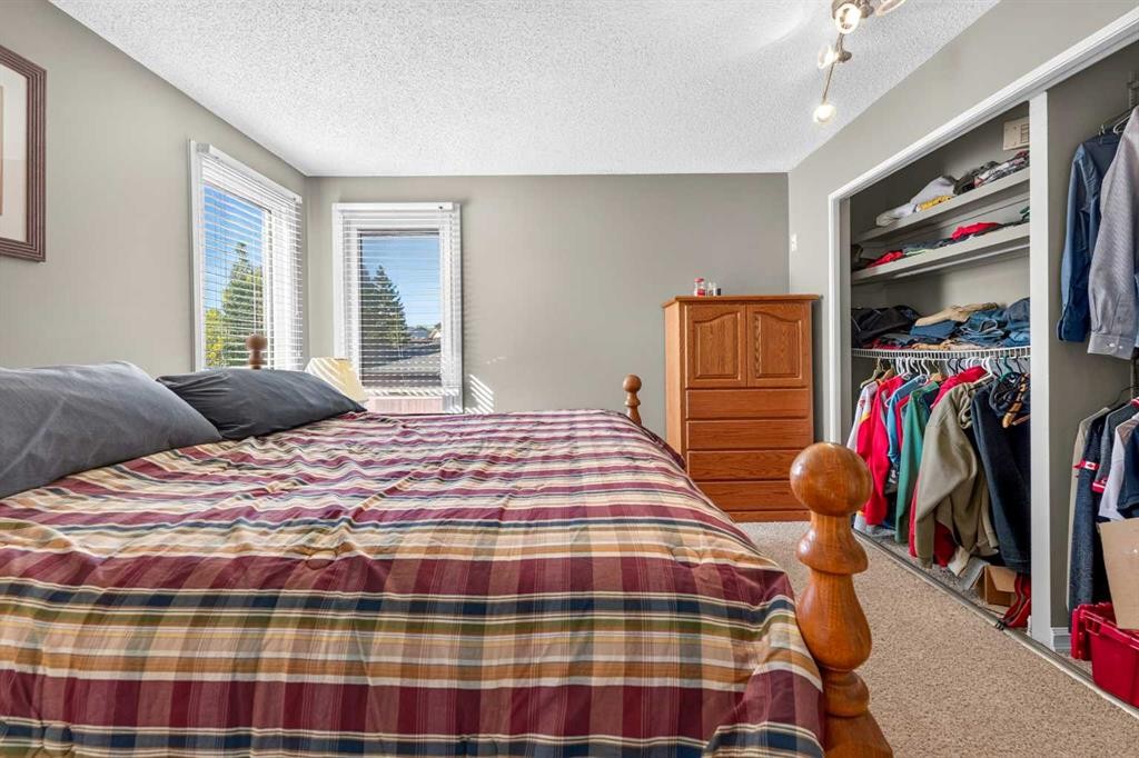 7 Woodbrook Way Sw, Calgary, AB