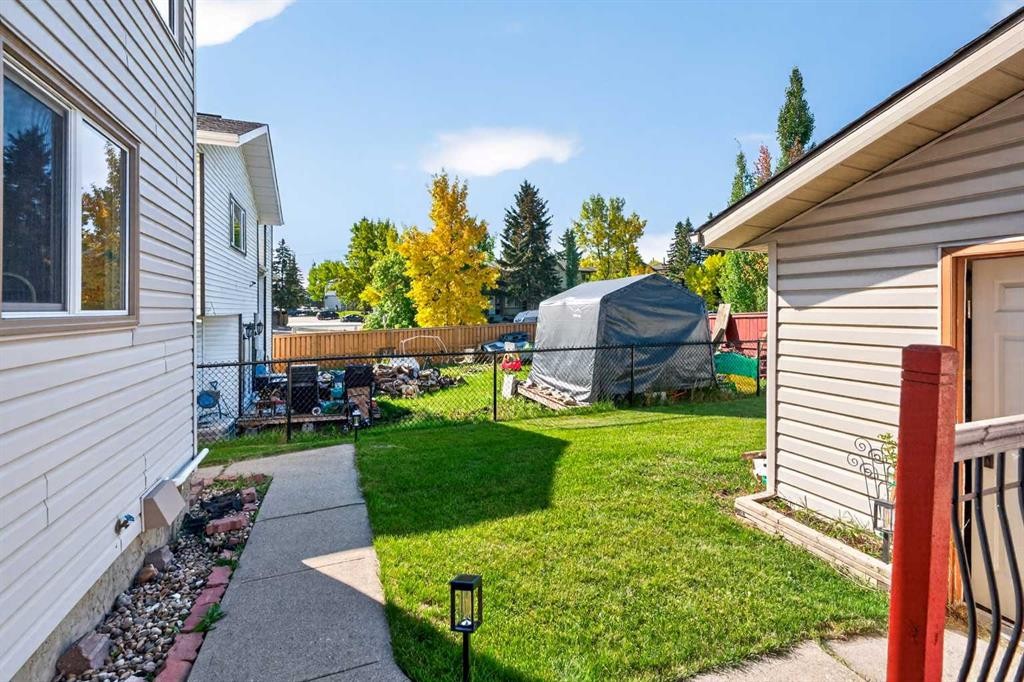 7 Woodbrook Way Sw, Calgary, AB