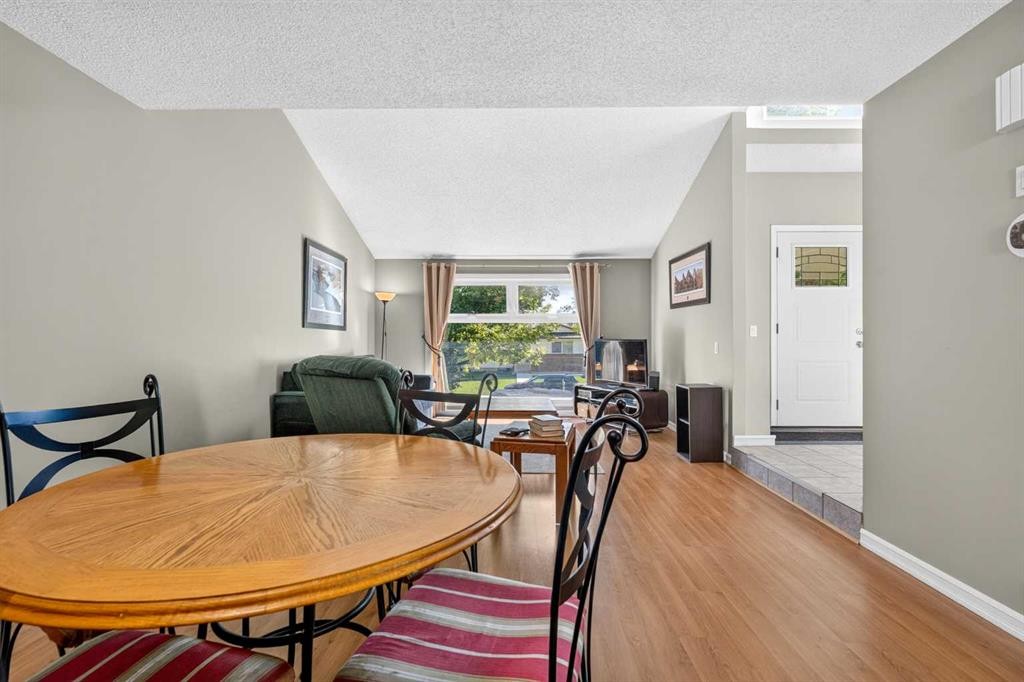 7 Woodbrook Way Sw, Calgary, AB