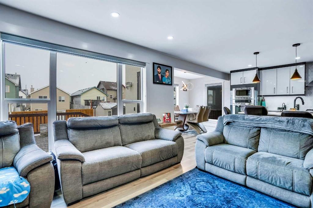 282 Saddlefield Place Ne, Calgary, AB