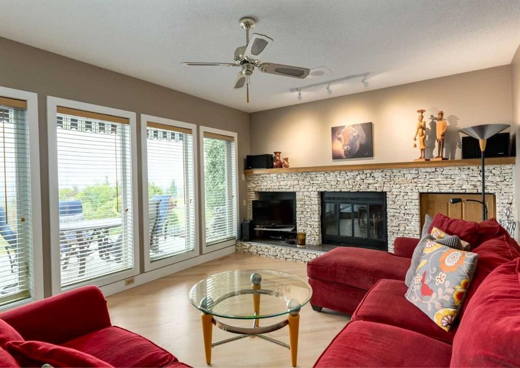 111 Hawksbrow Drive Nw, Calgary, AB