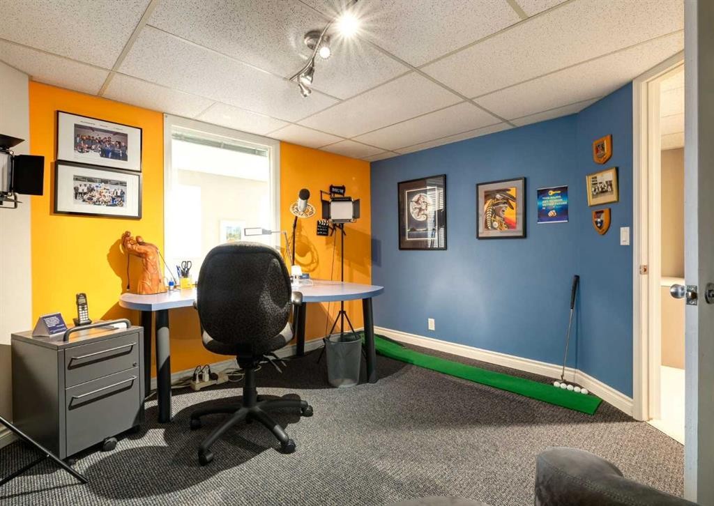 111 Hawksbrow Drive Nw, Calgary, AB