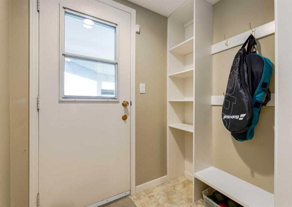 111 Hawksbrow Drive Nw, Calgary, AB