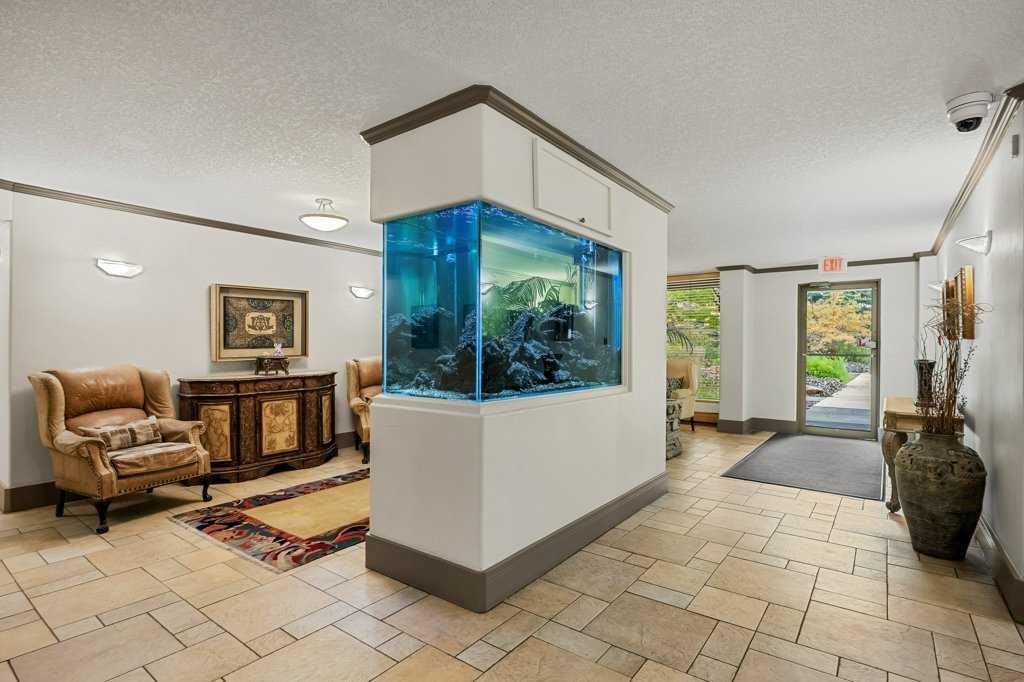 504-4555 Varsity Lane Nw, Calgary, AB