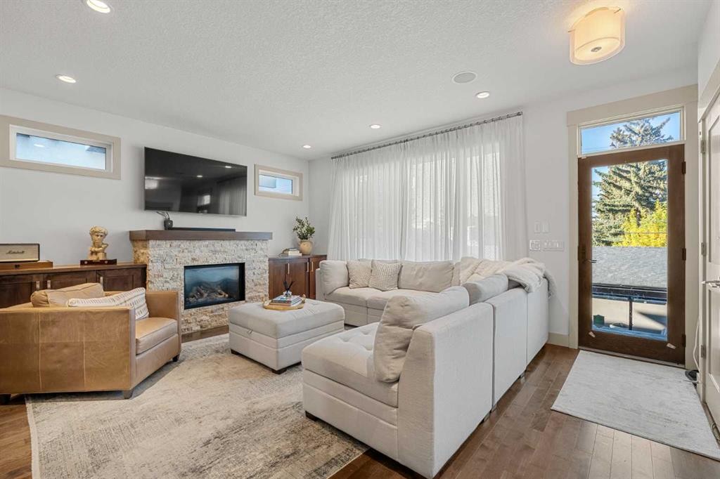 2028 37 Avenue Sw, Calgary, AB