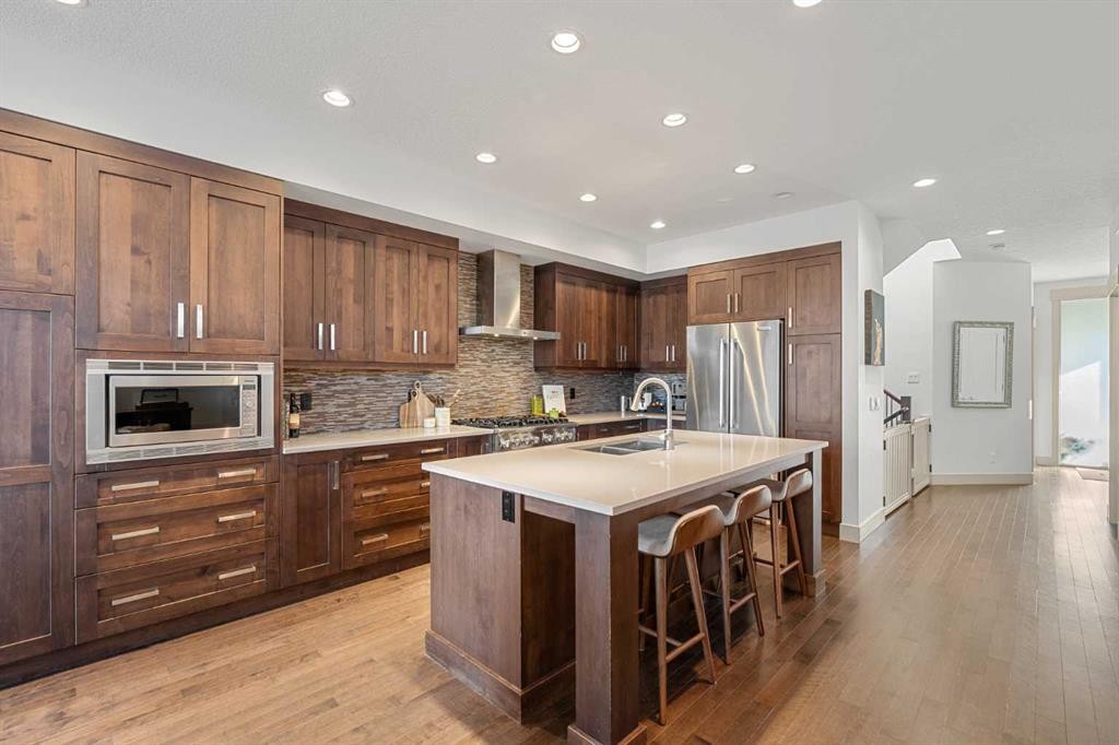 2028 37 Avenue Sw, Calgary, AB