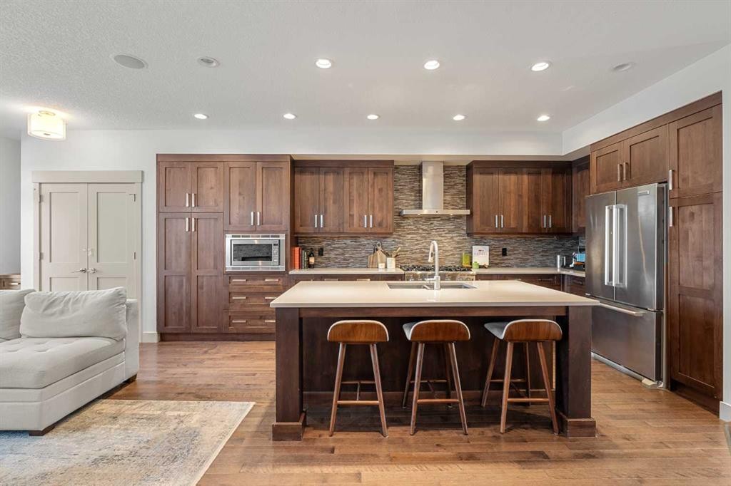 2028 37 Avenue Sw, Calgary, AB