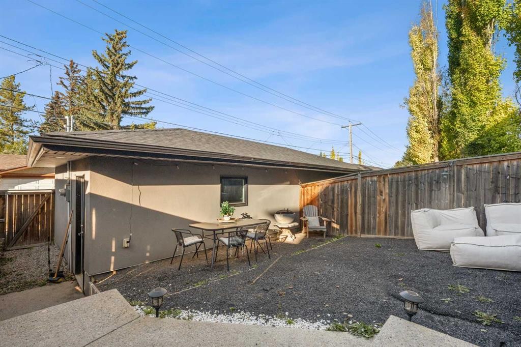 2028 37 Avenue Sw, Calgary, AB
