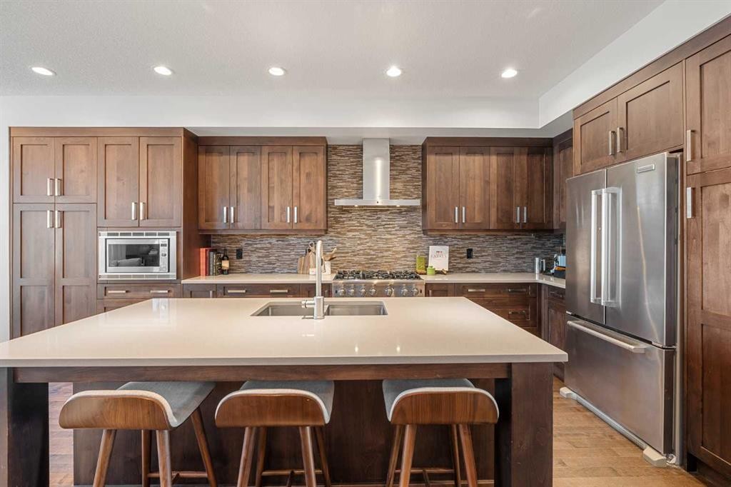 2028 37 Avenue Sw, Calgary, AB