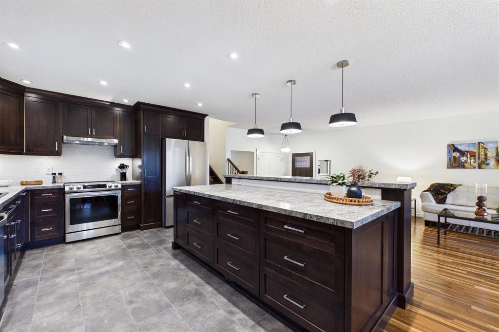 43 Beaconsfield Rise Nw, Calgary, AB