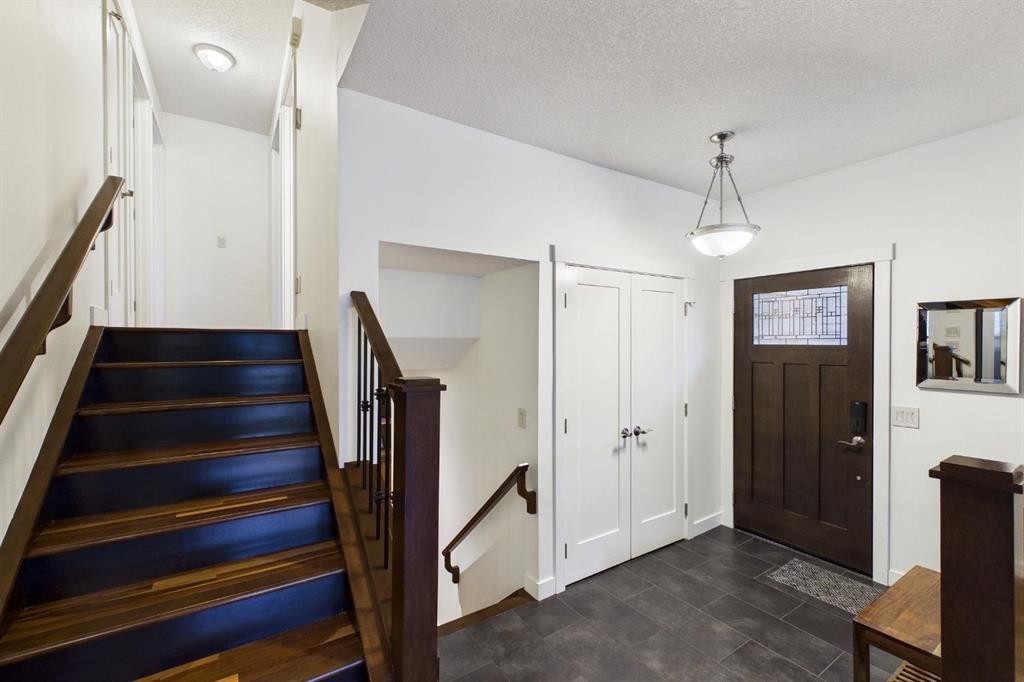 43 Beaconsfield Rise Nw, Calgary, AB