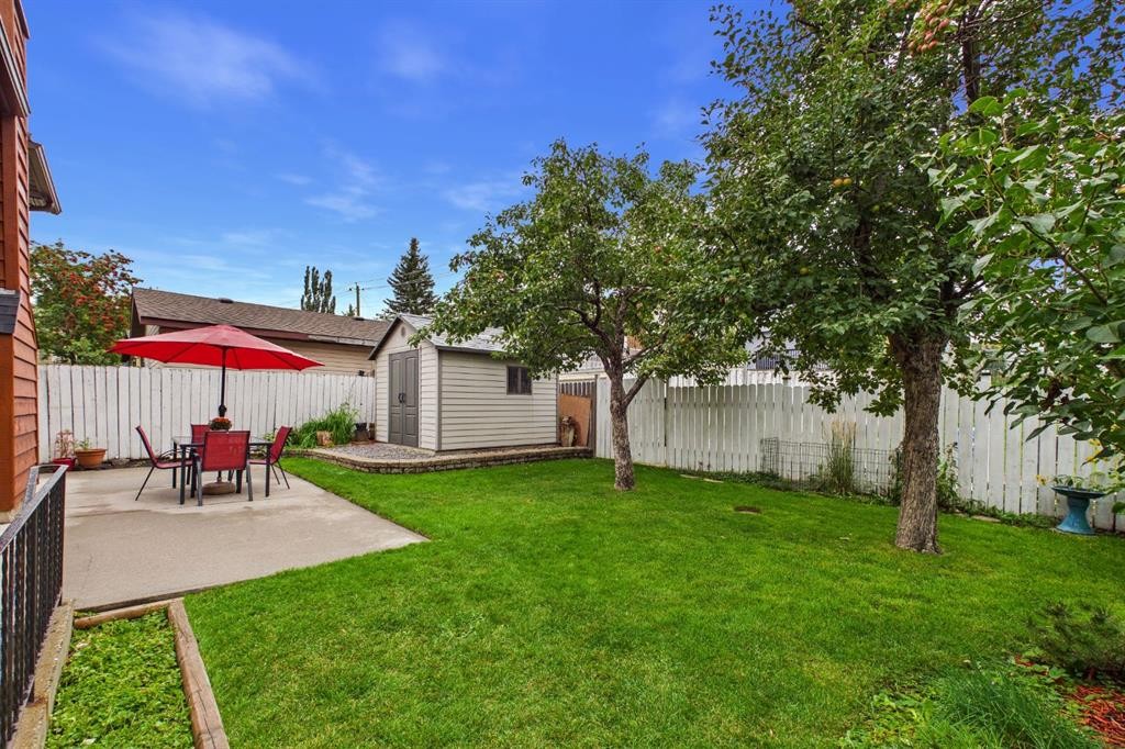 43 Beaconsfield Rise Nw, Calgary, AB