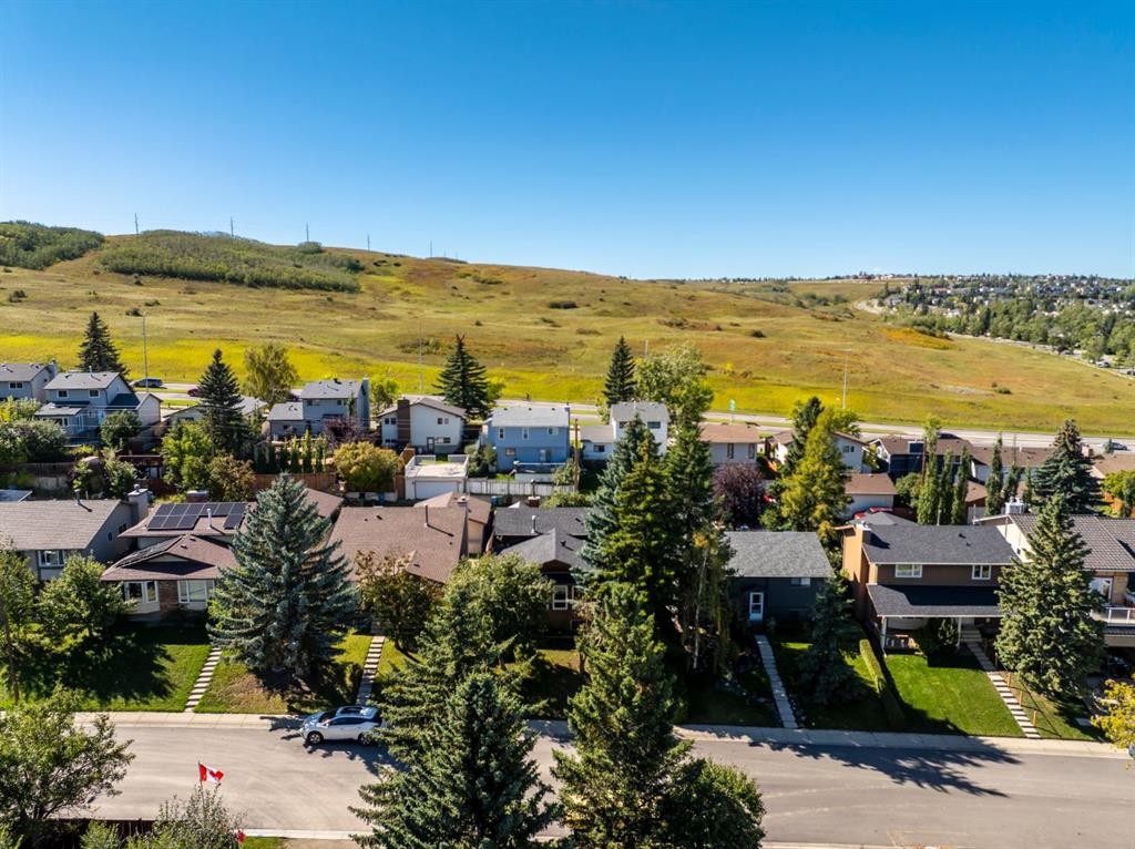 43 Beaconsfield Rise Nw, Calgary, AB