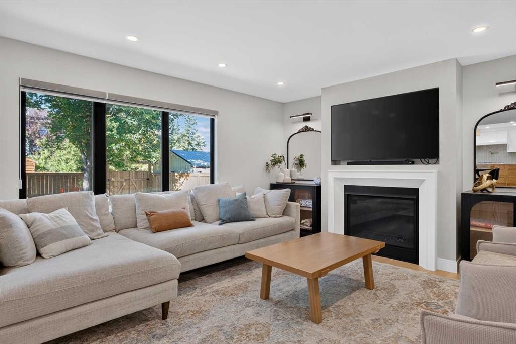 8285 Edgebrook Drive Nw, Calgary, AB