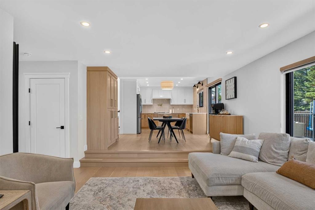 8285 Edgebrook Drive Nw, Calgary, AB
