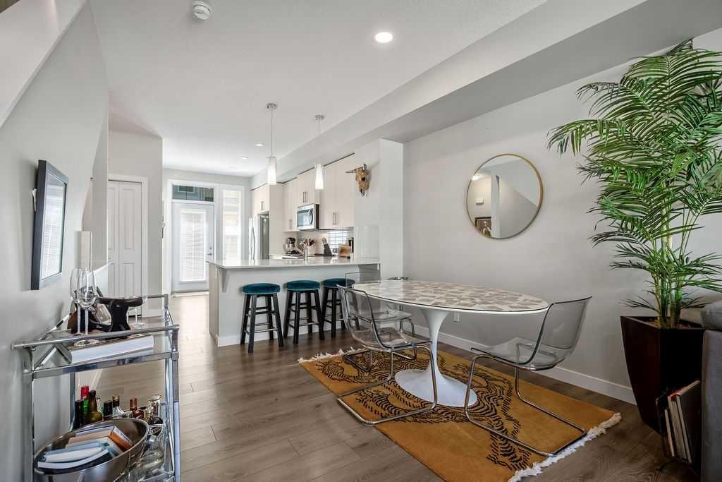 18 Legacy Path Se, Calgary, AB