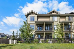 111 Evanscrest Gardens NW Calgary, AB T3P 0S1