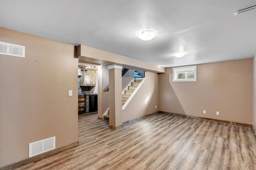 212 Blackthorn Road Nw, Calgary, AB