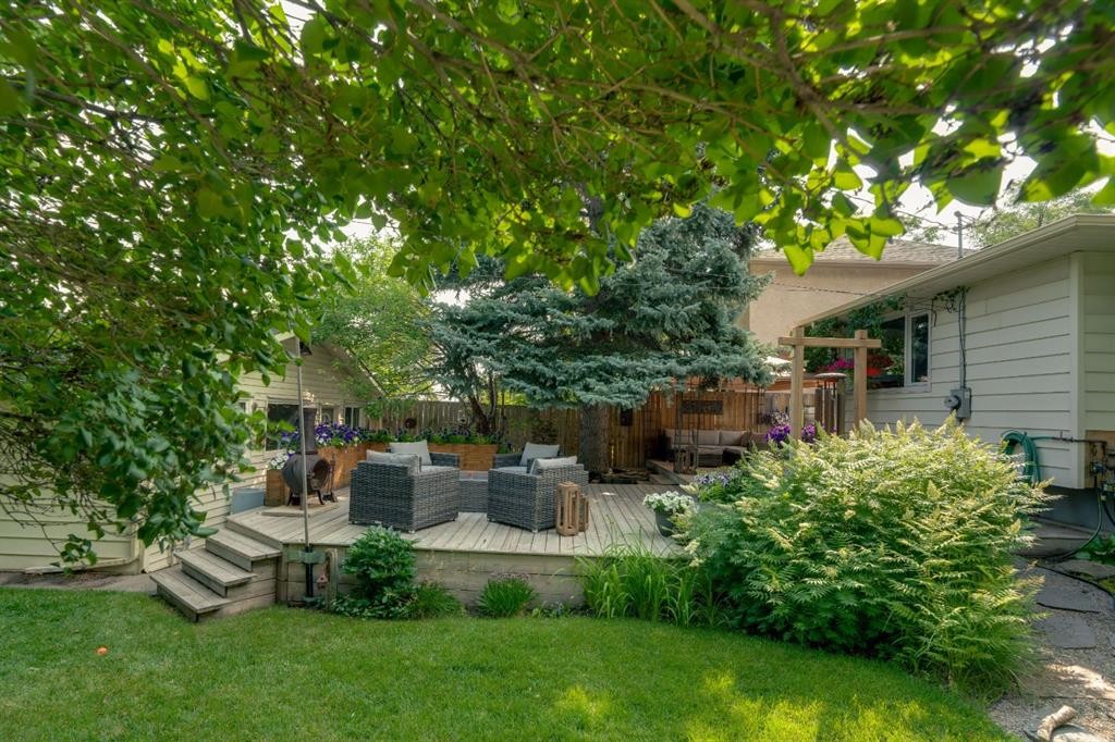 212 Blackthorn Road Nw, Calgary, AB