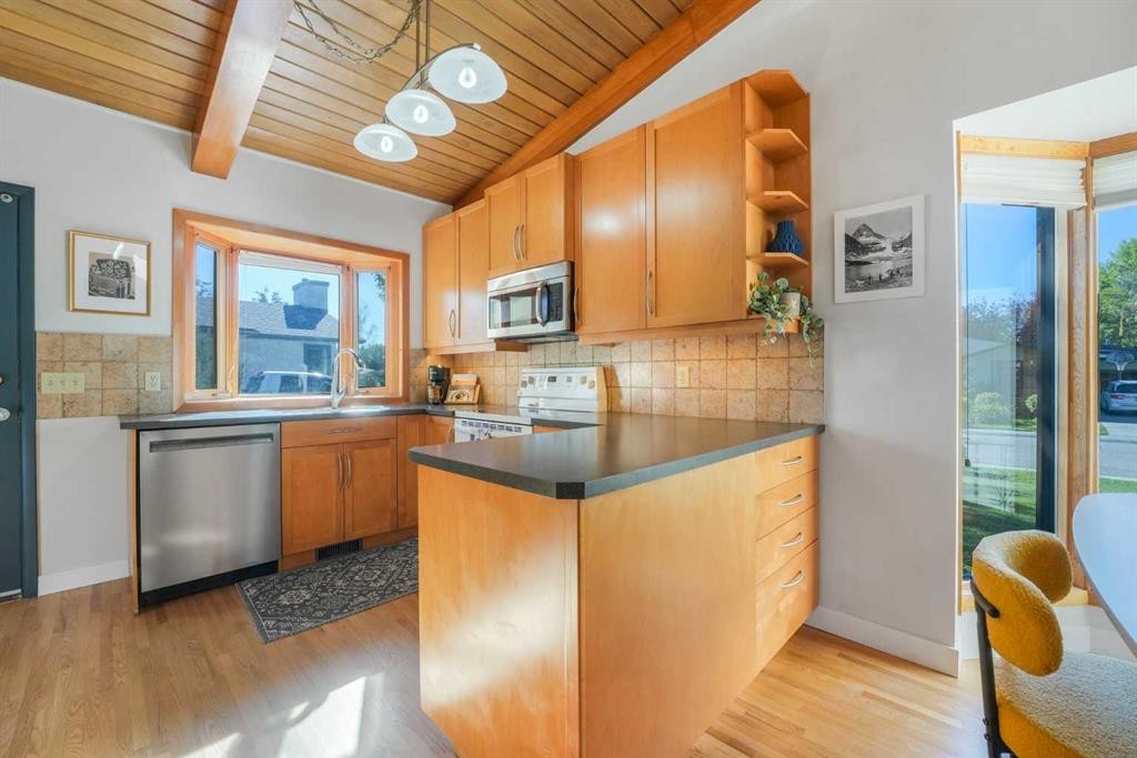 80 Westover Drive Sw, Calgary, AB