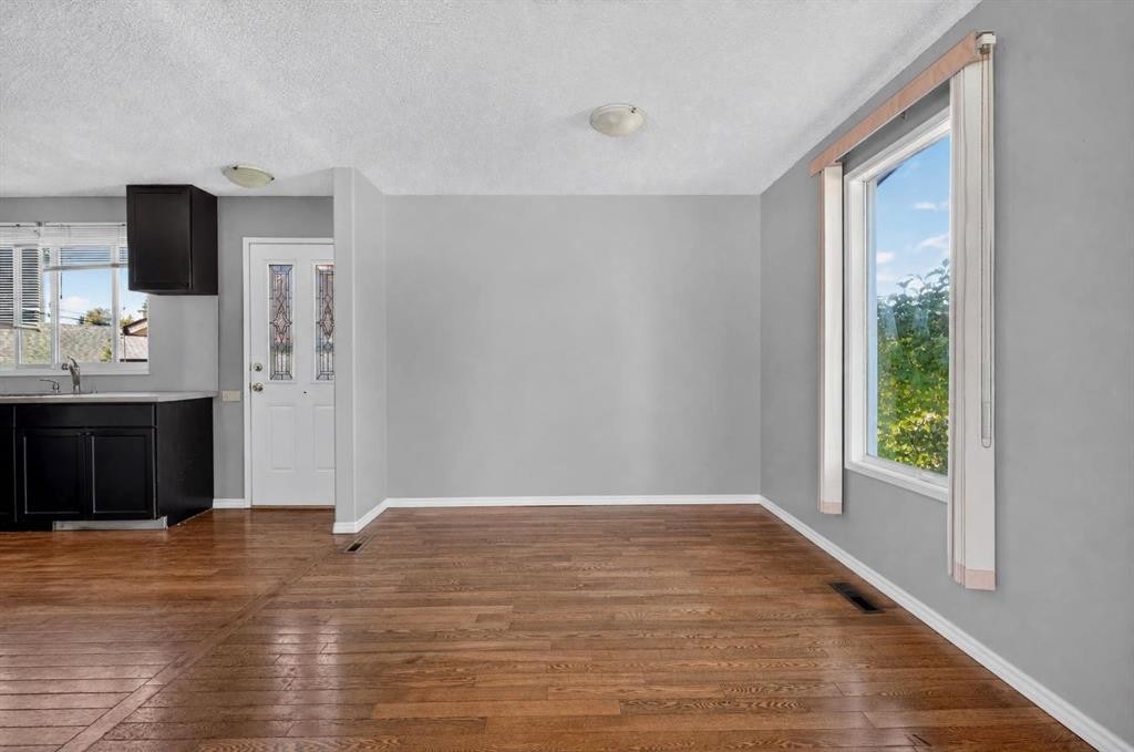 4843 7 Avenue Se, Calgary, AB