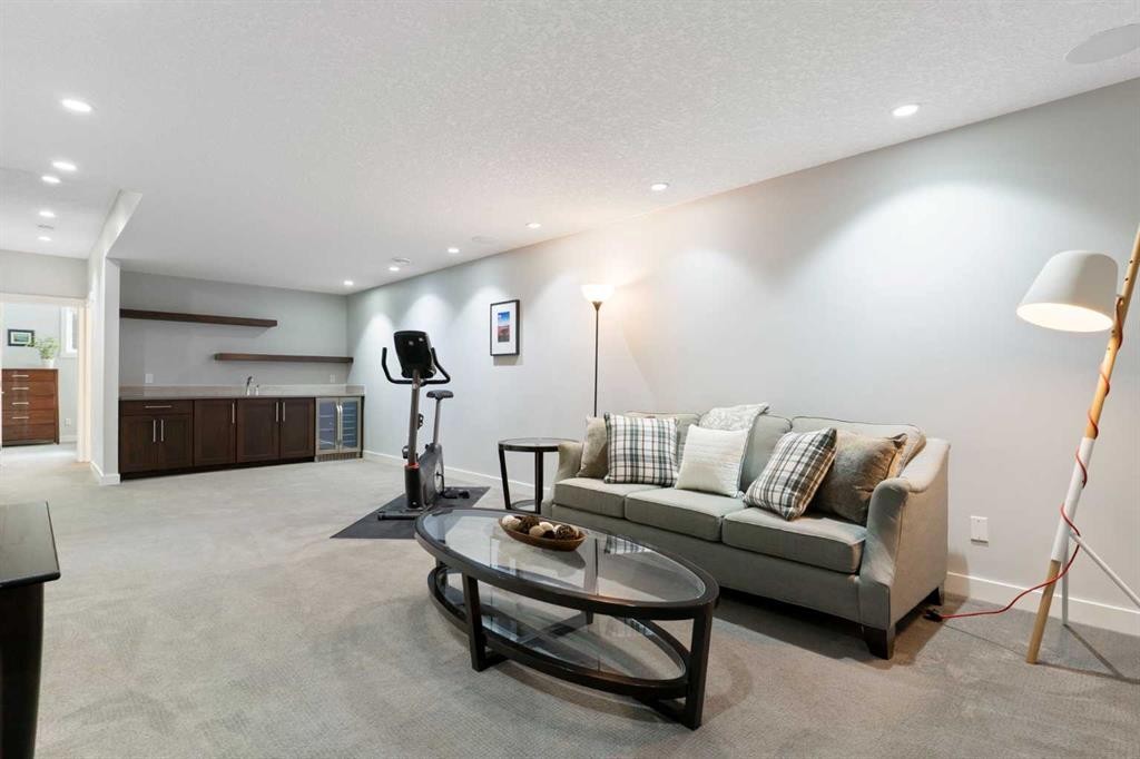 2106 27 Avenue Sw, Calgary, AB