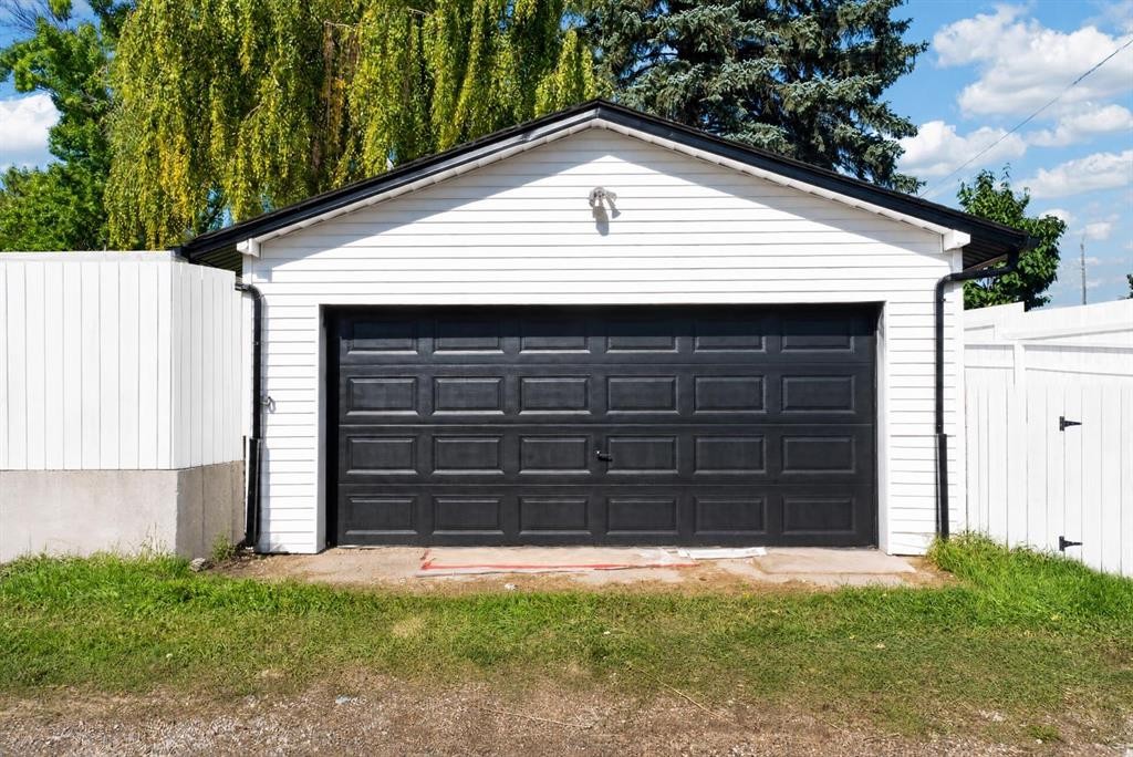 140 Fyffe Road Se, Calgary, AB