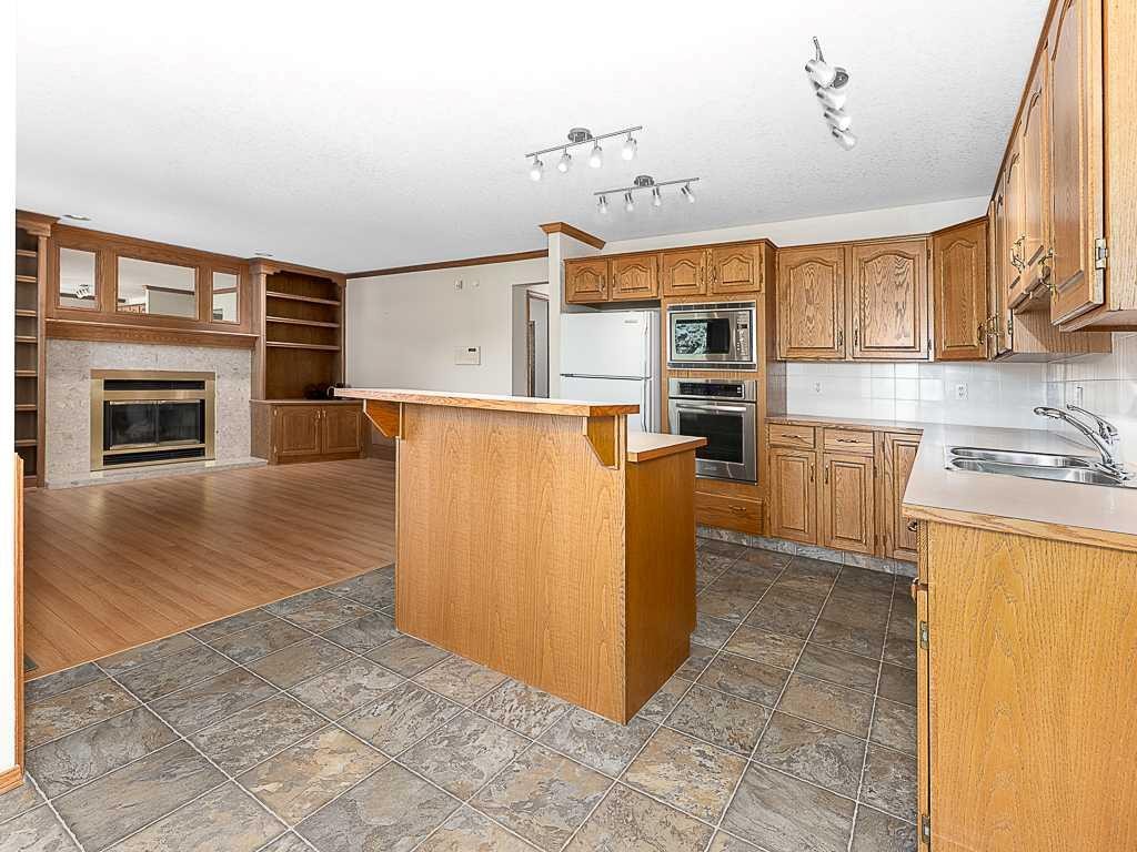 44 Straddock Crescent Sw, Calgary, AB