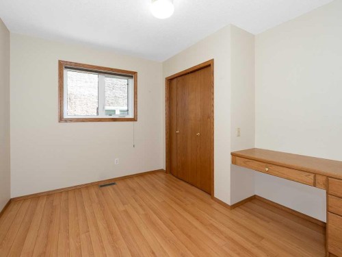 44 Straddock Crescent Sw, Calgary, AB 