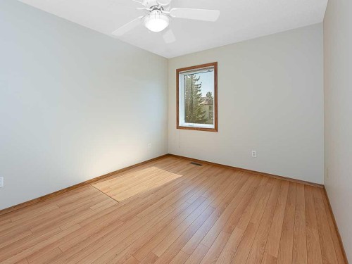 44 Straddock Crescent Sw, Calgary, AB 