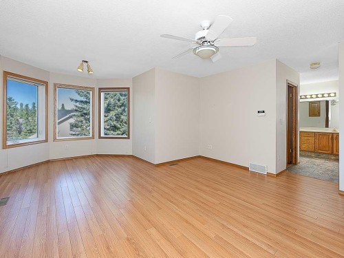 44 Straddock Crescent Sw, Calgary, AB 