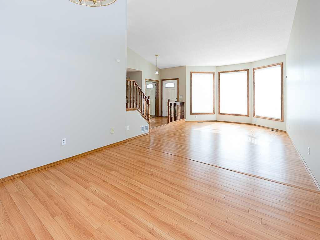 44 Straddock Crescent Sw, Calgary, AB