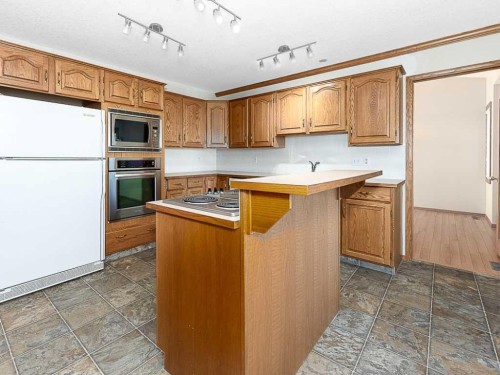 44 Straddock Crescent Sw, Calgary, AB 