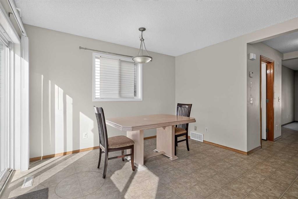 184 Everridge Way Sw, Calgary, AB