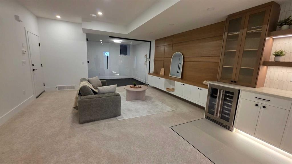 907 36A Street Nw, Calgary, AB