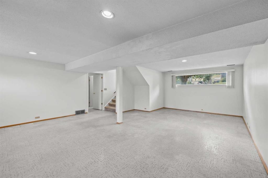 6904 8 Street Nw, Calgary, AB