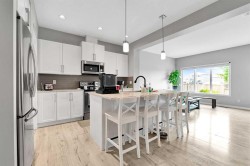 75 Evanscrest Way NW Calgary, AB T3P 0R7