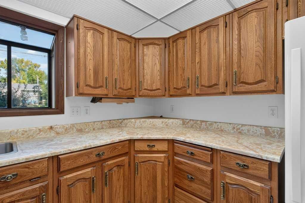 3819 Charleswood Drive Nw, Calgary, AB