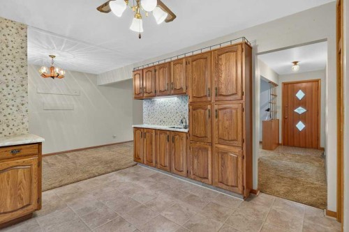 3819 Charleswood Drive Nw, Calgary, AB 