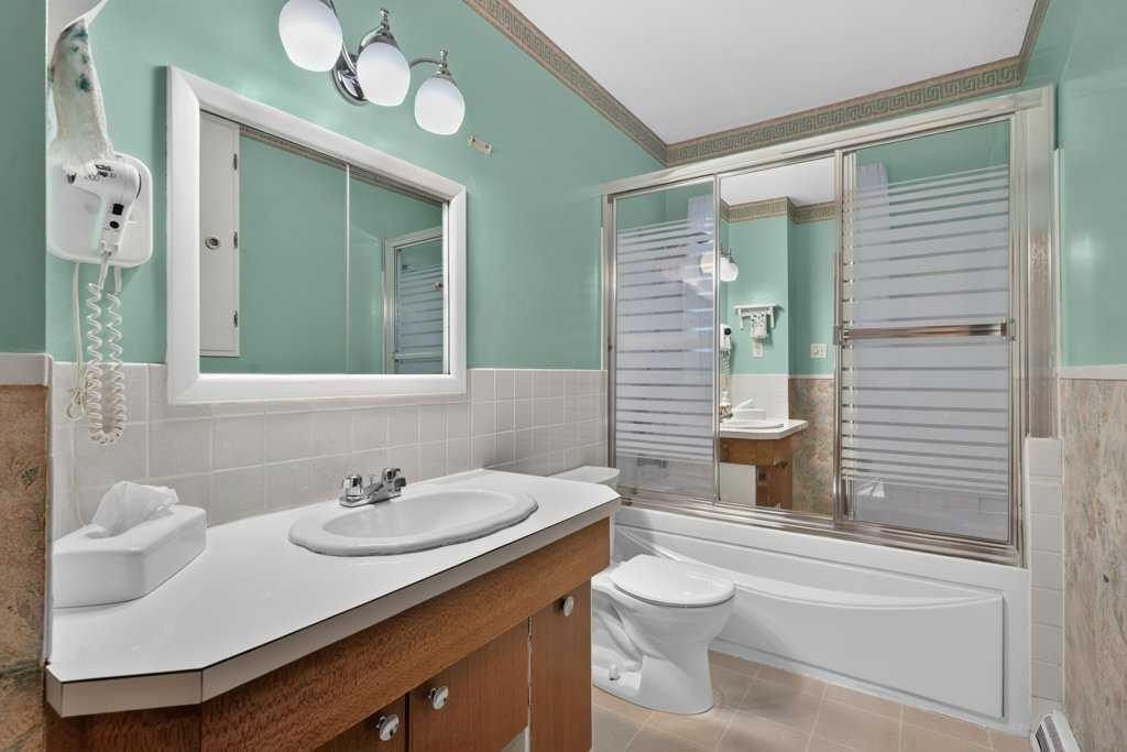 3819 Charleswood Drive Nw, Calgary, AB