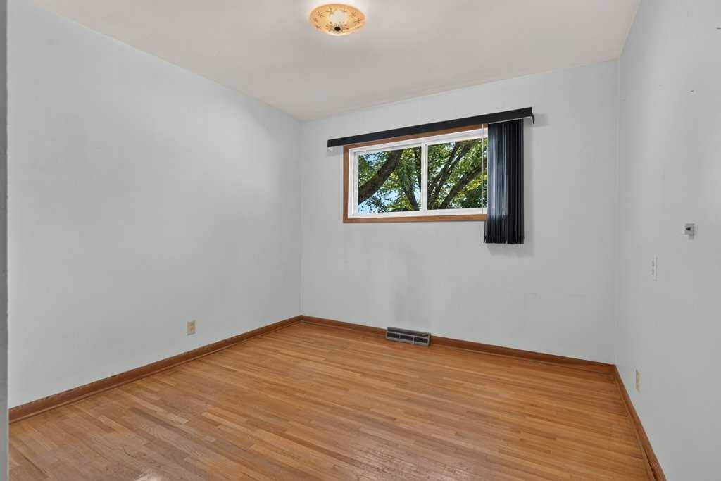 3819 Charleswood Drive Nw, Calgary, AB