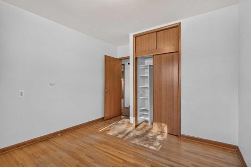 3819 Charleswood Drive Nw, Calgary, AB 