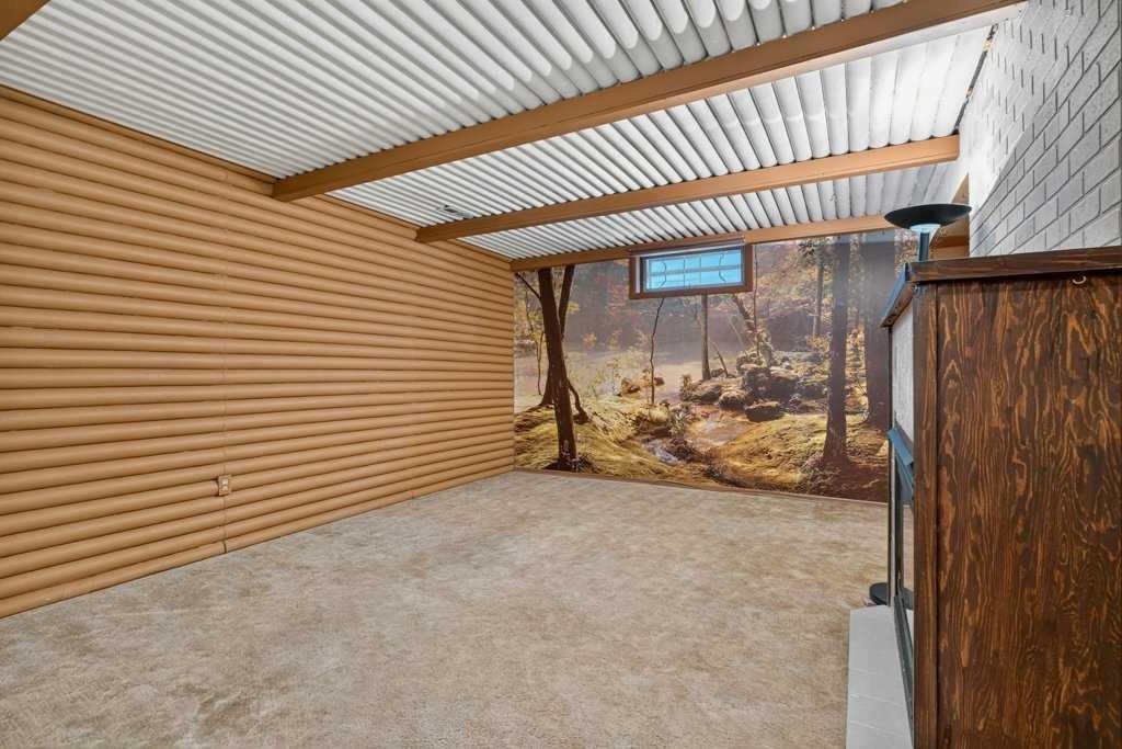 3819 Charleswood Drive Nw, Calgary, AB