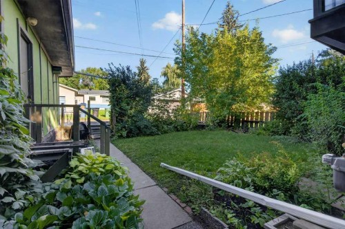 3819 Charleswood Drive Nw, Calgary, AB 