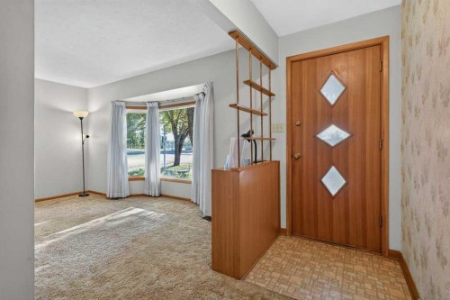 3819 Charleswood Drive Nw, Calgary, AB 