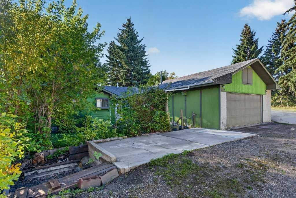 3819 Charleswood Drive Nw, Calgary, AB